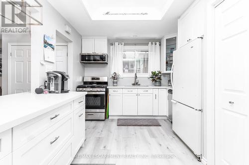 75 Ellington Avenue, Hamilton (Stoney Creek), ON - Indoor Photo Showing Kitchen