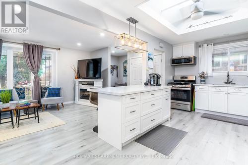 75 Ellington Avenue, Hamilton (Stoney Creek), ON - Indoor Photo Showing Kitchen