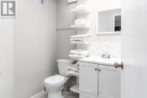 75 Ellington Avenue, Hamilton (Stoney Creek), ON - Indoor Photo Showing Bathroom