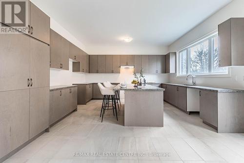 77 Pondview Gate, Hamilton (Waterdown), ON - Indoor Photo Showing Kitchen