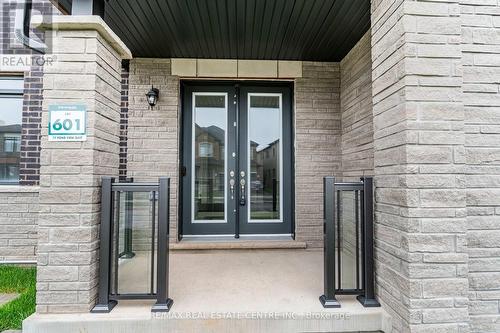 77 Pondview Gate, Hamilton (Waterdown), ON - Outdoor