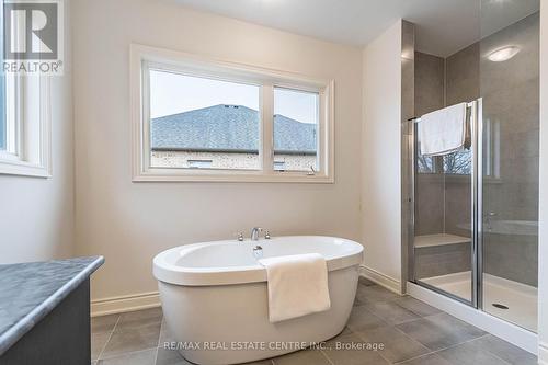 77 Pondview Gate, Hamilton (Waterdown), ON - Indoor Photo Showing Bathroom