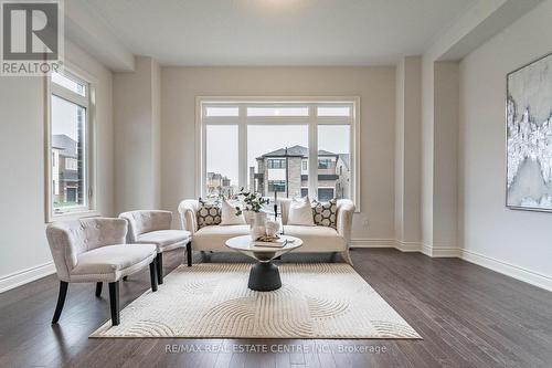 77 Pondview Gate, Hamilton (Waterdown), ON - Indoor Photo Showing Living Room