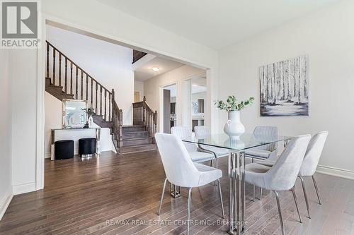 77 Pondview Gate, Hamilton (Waterdown), ON - Indoor Photo Showing Dining Room