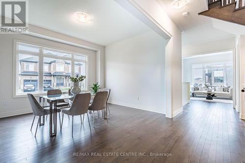 77 Pondview Gate, Hamilton (Waterdown), ON - Indoor Photo Showing Dining Room