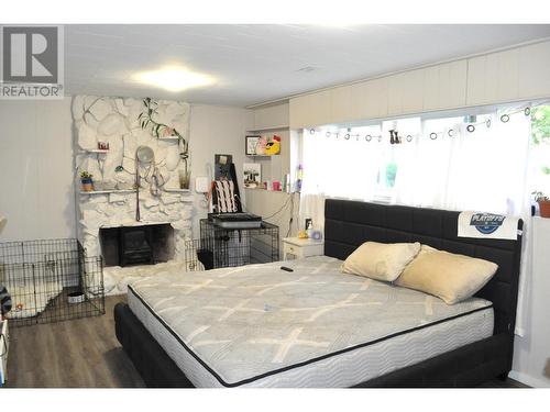 845 Cramond Road, Kamloops, BC - Indoor Photo Showing Bedroom With Fireplace