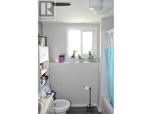 845 Cramond Road, Kamloops, BC - Indoor Photo Showing Bathroom