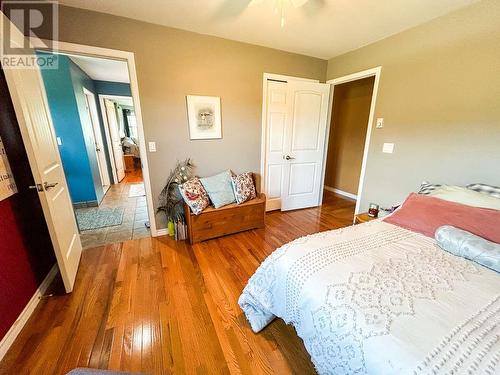 5284 Christian Valley Road, Westbridge, BC - Indoor Photo Showing Bedroom