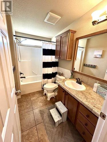 5284 Christian Valley Road, Westbridge, BC - Indoor Photo Showing Bathroom