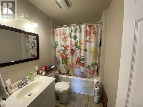 14 Wishman St, Kirkland Lake, ON - Indoor Photo Showing Bathroom