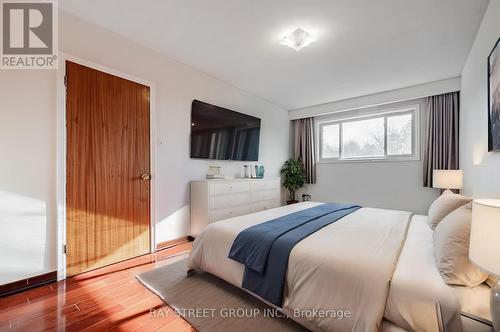 33 Hopperton Drive, Toronto (St. Andrew-Windfields), ON - Indoor Photo Showing Bedroom