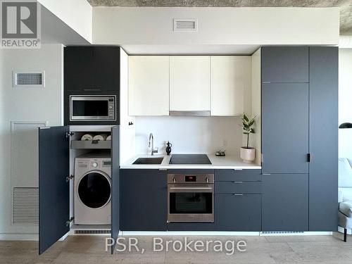 2010 - 170 Bayview Avenue, Toronto (Waterfront Communities), ON - Indoor Photo Showing Laundry Room