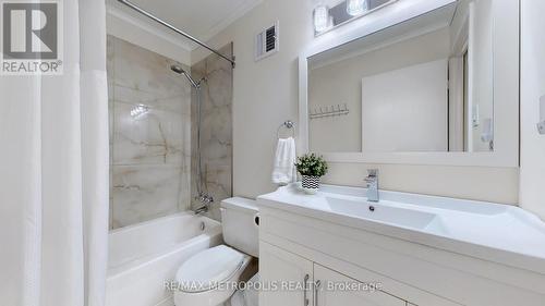 509 - 2 Glamorgan Avenue, Toronto (Dorset Park), ON - Indoor Photo Showing Bathroom