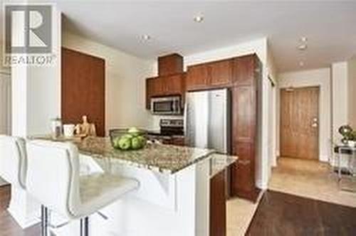 314 - 44 Bond Street W, Oshawa, ON - Indoor Photo Showing Kitchen