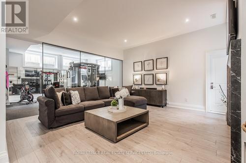 604 Maplehurst Avenue, Oakville (Bronte East), ON - Indoor Photo Showing Living Room