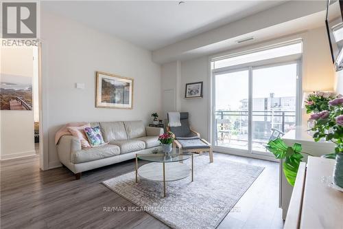 512 - 340 Plains Road E, Burlington (Lasalle), ON - Indoor Photo Showing Living Room