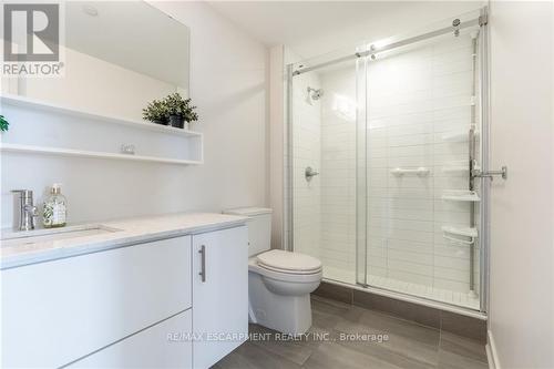 512 - 340 Plains Road E, Burlington (Lasalle), ON - Indoor Photo Showing Bathroom