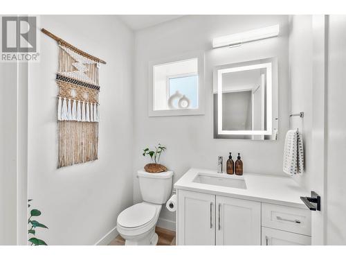 106 River Gate Drive, Kamloops, BC - Indoor Photo Showing Bathroom