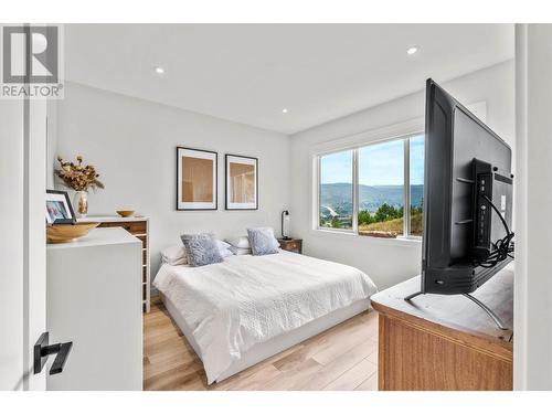 106 River Gate Drive, Kamloops, BC - Indoor Photo Showing Bedroom