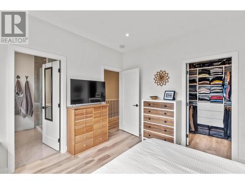 106 River Gate Drive, Kamloops, BC - Indoor Photo Showing Bedroom