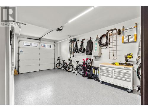 106 River Gate Drive, Kamloops, BC - Indoor Photo Showing Garage