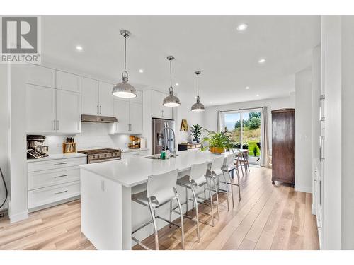 106 River Gate Drive, Kamloops, BC - Indoor Photo Showing Kitchen With Stainless Steel Kitchen With Upgraded Kitchen