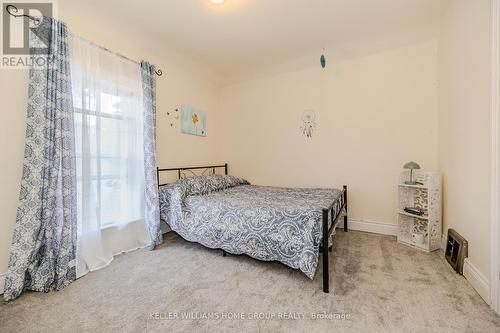 227 Eagle Street S, Cambridge, ON - Indoor Photo Showing Bedroom