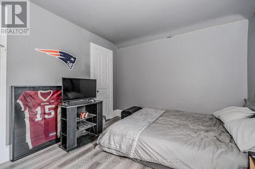 227 Eagle Street S, Cambridge, ON - Indoor Photo Showing Bedroom