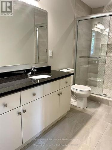 924 Robert Ferrie Drive, Kitchener, ON - Indoor Photo Showing Bathroom