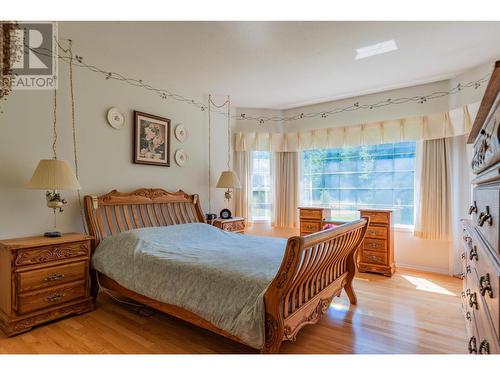 2718 Osachoff Road, South Slocan, BC - Indoor Photo Showing Bedroom