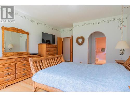 2718 Osachoff Road, South Slocan, BC - Indoor Photo Showing Bedroom