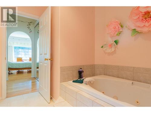 2718 Osachoff Road, South Slocan, BC - Indoor Photo Showing Bathroom