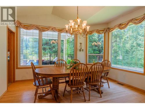 2718 Osachoff Road, South Slocan, BC - Indoor Photo Showing Dining Room