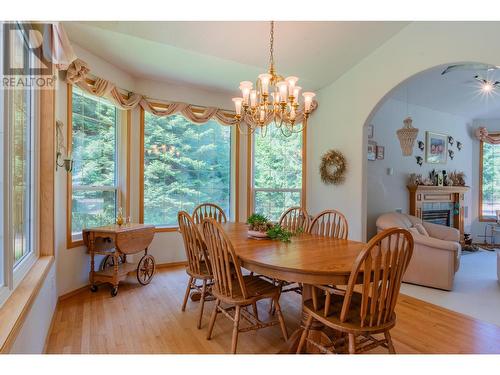 2718 Osachoff Road, South Slocan, BC - Indoor Photo Showing Dining Room