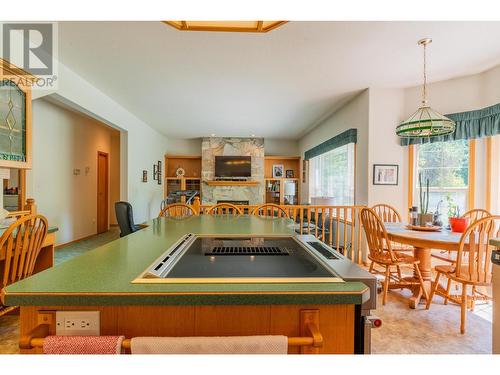 2718 Osachoff Road, South Slocan, BC - Indoor Photo Showing Dining Room