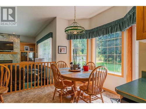 2718 Osachoff Road, South Slocan, BC - Indoor Photo Showing Dining Room