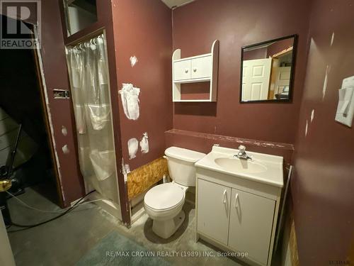 1 Bryant Street, Hearst, ON - Indoor Photo Showing Bathroom