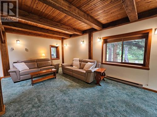 4850 East Arras Road, Dawson Creek, BC - Indoor Photo Showing Living Room