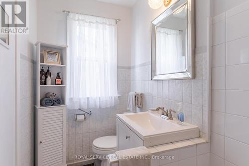 830 Kildare Road, Peterborough (Monaghan), ON - Indoor Photo Showing Bathroom