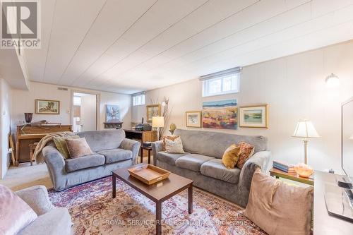 830 Kildare Road, Peterborough (Monaghan), ON - Indoor Photo Showing Living Room