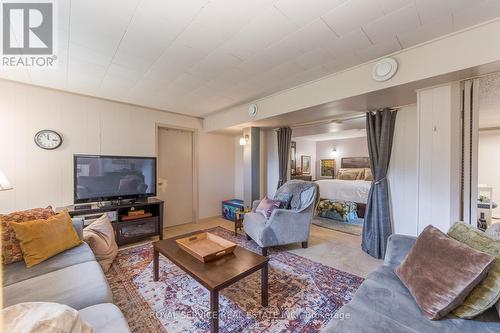 830 Kildare Road, Peterborough (Monaghan), ON - Indoor Photo Showing Living Room