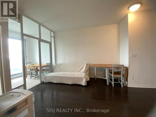 2001 - 18 Holmes Avenue, Toronto, ON - Indoor Photo Showing Bedroom