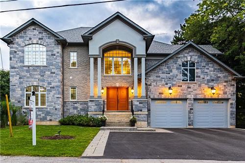 175 Oakhill Place, Hamilton, ON - Outdoor With Facade