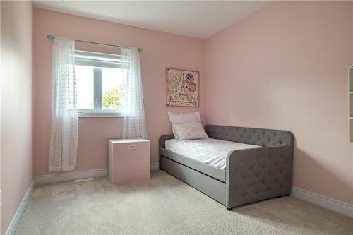 175 Oakhill Place, Hamilton, ON - Indoor Photo Showing Bedroom