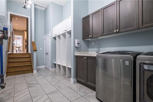 175 Oakhill Place, Hamilton, ON - Indoor Photo Showing Laundry Room