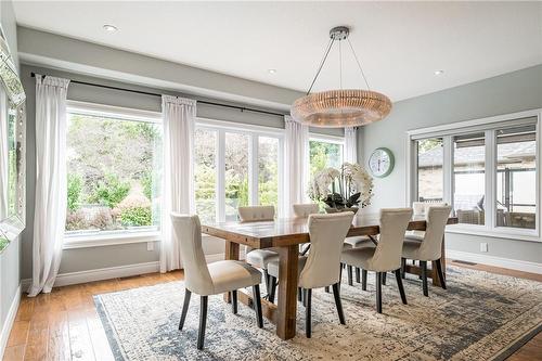 175 Oakhill Place, Hamilton, ON - Indoor Photo Showing Dining Room