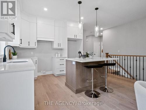 211 Sycamore Street, Welland, ON - Indoor Photo Showing Kitchen With Upgraded Kitchen