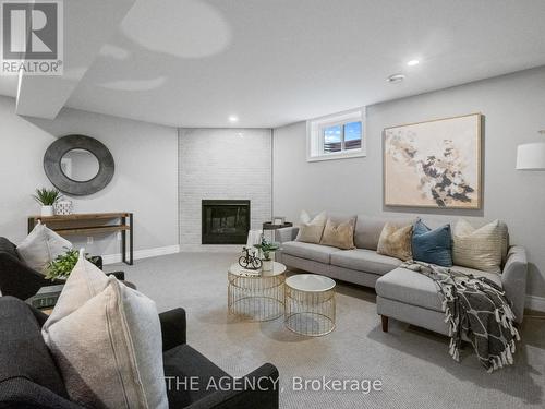 211 Sycamore Street, Welland, ON - Indoor Photo Showing Living Room With Fireplace