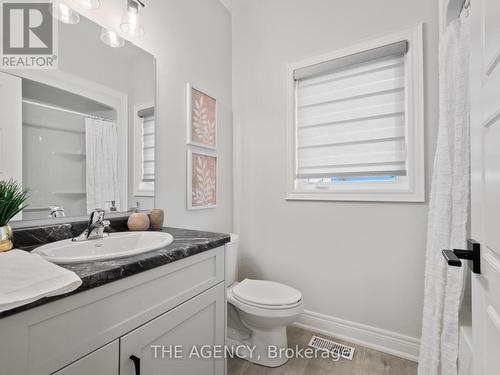 32 Austin Drive, Welland, ON - Indoor Photo Showing Bathroom