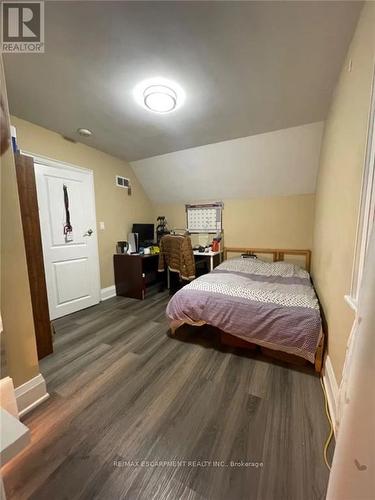 84 Arnold Street, Hamilton, ON - Indoor Photo Showing Bedroom